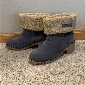 Women’s fur winter boots